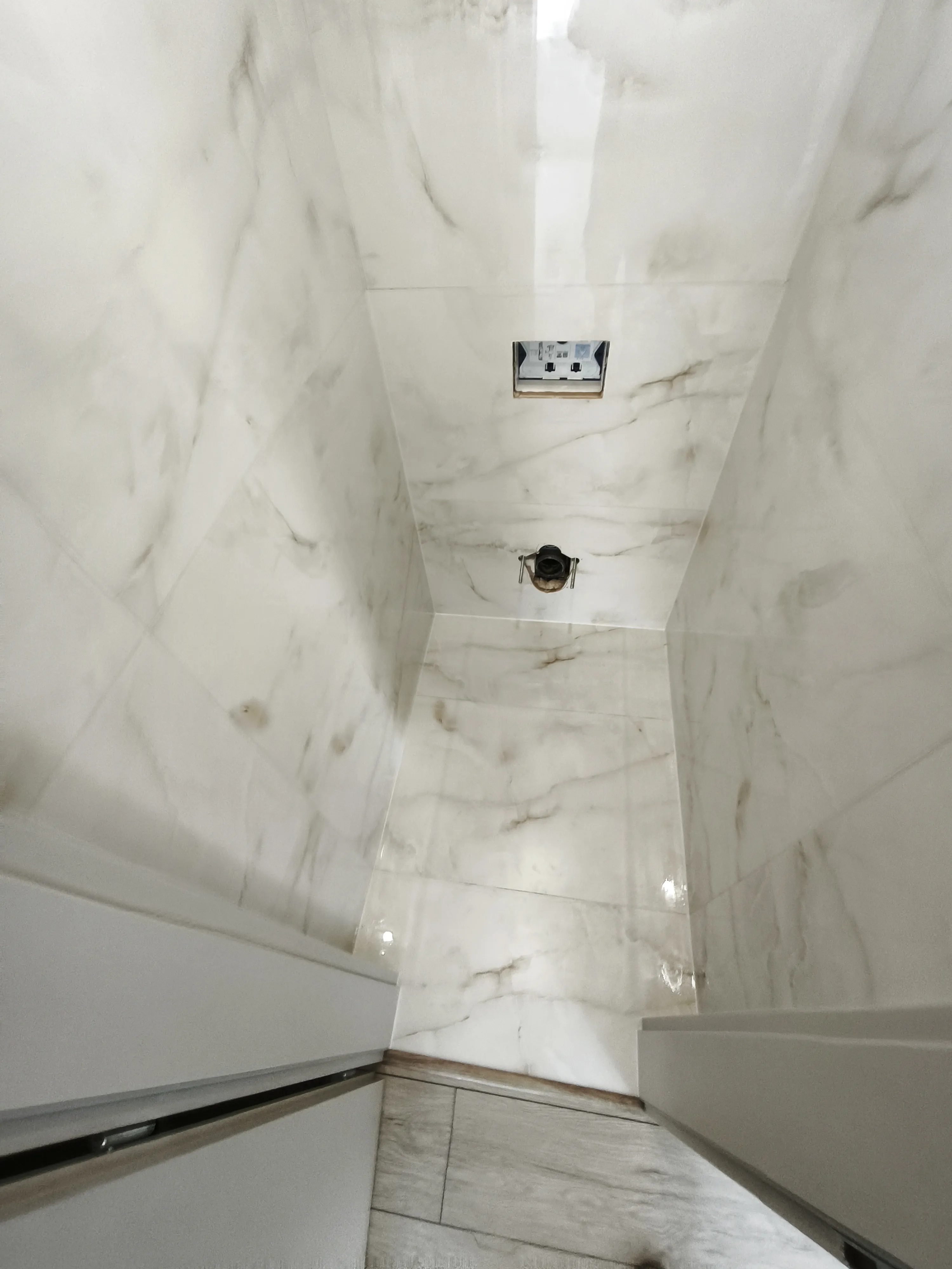 Obklady a Dlažby 127