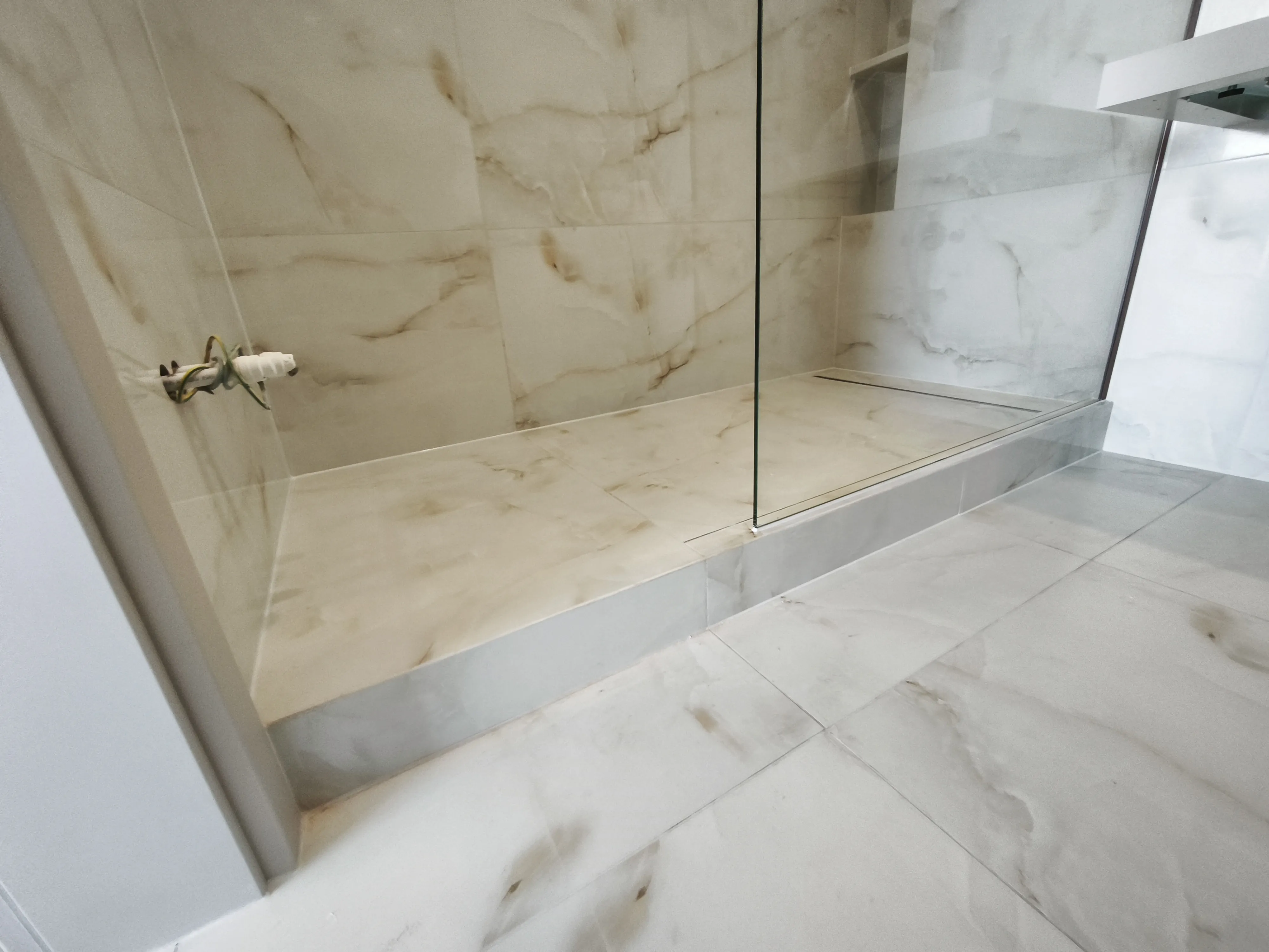 Obklady a Dlažby 133